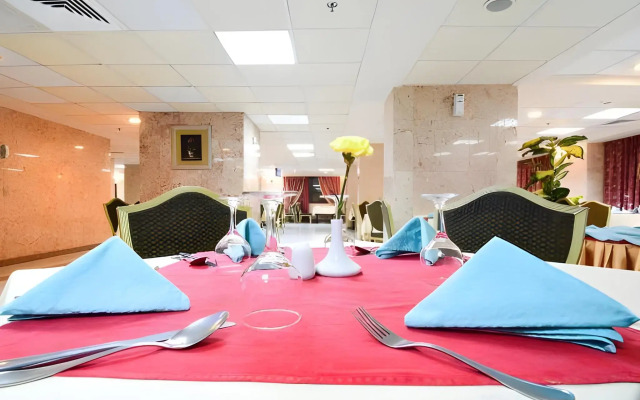 Al Ansar Palace Golden Tulip Hotel