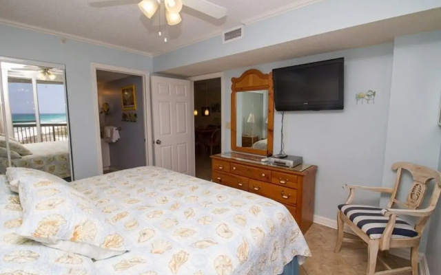 Pelican Beach 0712 2 Bedroom Condo by Pelican Beach Management