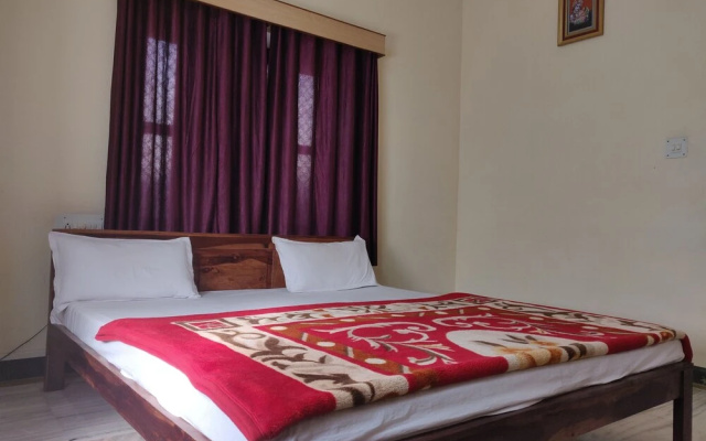 Hotel Leela Nikunj