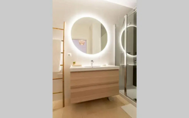MuMu Luxury Suite Lirio by Valcambre