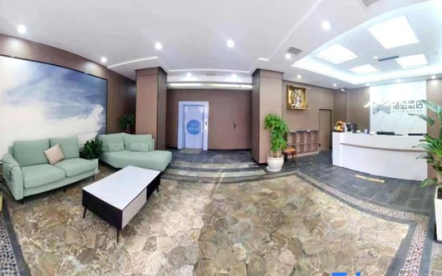 Qihar Hotel (Guangfeng)