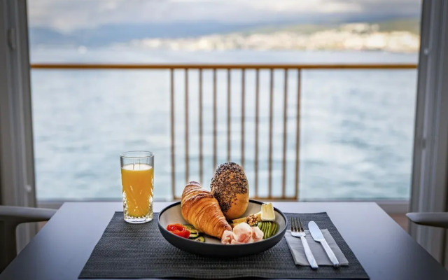 Boutique Boat Hotel Attila