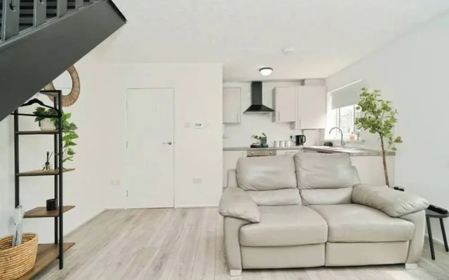 2-bed House Near Bury Town Centre