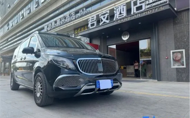 Kunming Jun'an Hotel (University Town High-speed Railway South Station)