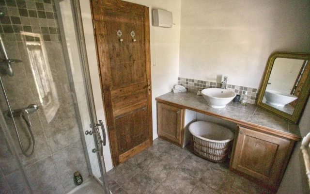 Maison de Charme Dans Domaine 17eme