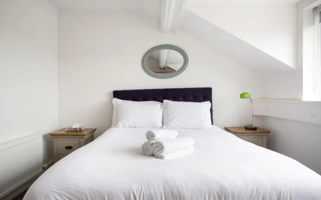 Fabulous Penthouse, Brilliant Location, Sleeps 6!