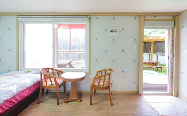 Pocheon Ant Village White House Pension