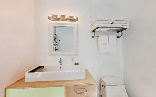 Echo Park House 2 Bedrooms 2 Bathrooms Home