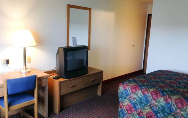 Motel 6-Sedalia, MO