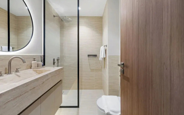 3BR with Burj Khalifa and Canal View