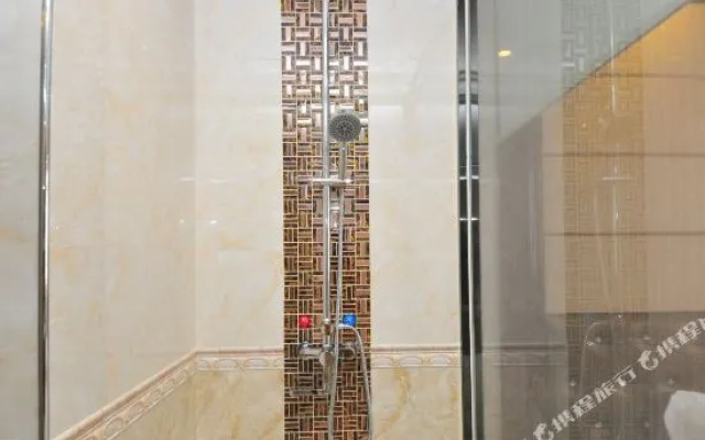 Yinuo Hotel (Baiyun Xialiang Metro Station)