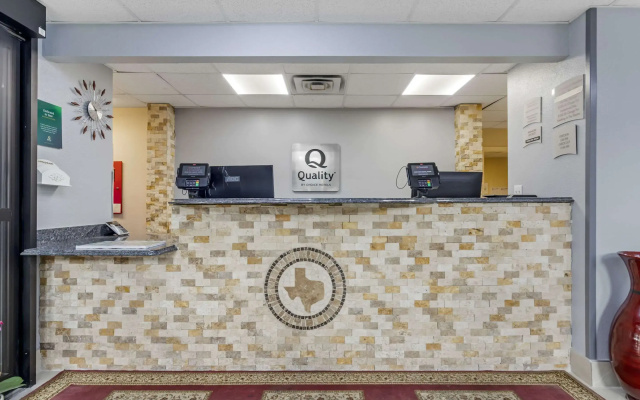 Quality Inn near SeaWorld - Lackland