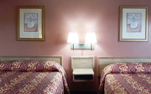 OYO Hotel Kings at Clovis