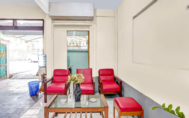 SPOT ON 90098 Anak Mama Guesthouse