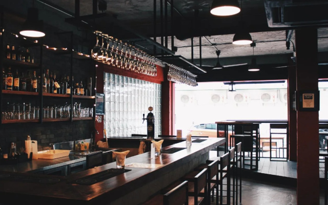 Henry's Hotel & Gastropub
