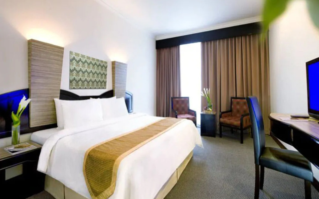 TF Riverside Hotel