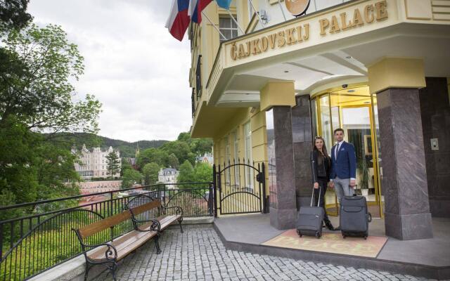 Spa Hotel Cajkovskij Palace Карловы Вары вид на фасад