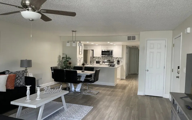 Modern Luxury Apartment Close Disney