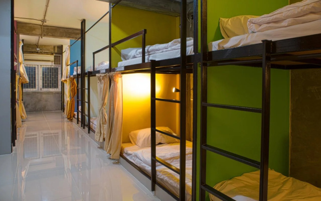 Sabaijai Hostel & Cafe