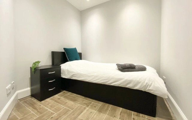 Premium 4 bed Apartment, West End of Glasgow