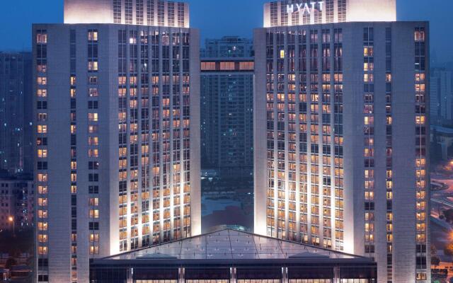Отель Grand Hyatt Guangzhou вид на фасад