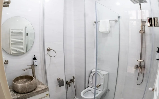Standard Twin room with balcony (twin beds) · Hotel Urban Blis — photo 9