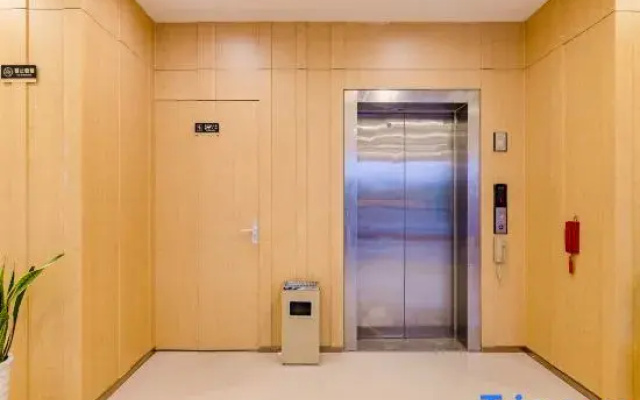 Lankao JT Hotel (Kaifeng Lankao High-Speed Railway Station)