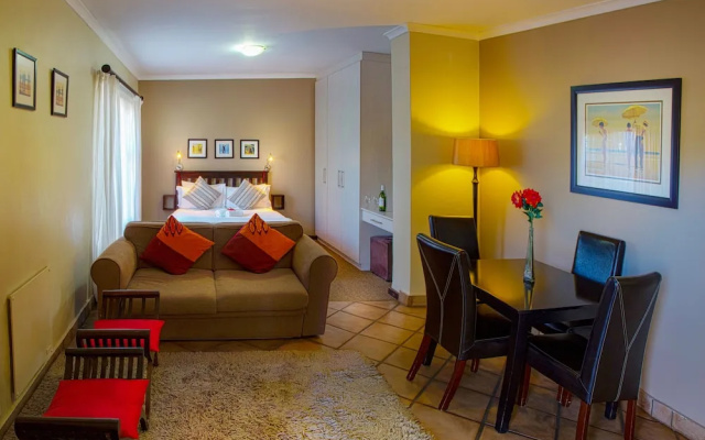 Room in B&B - Cozy Guest Room With Double Bed, Sofa bed and Kitchen, Near Port Elizabeth
