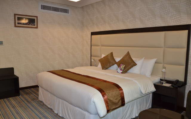 Golden Armada Hotel