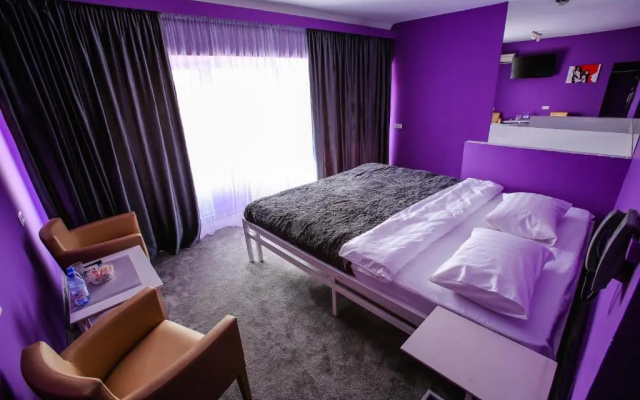 4 Rooms