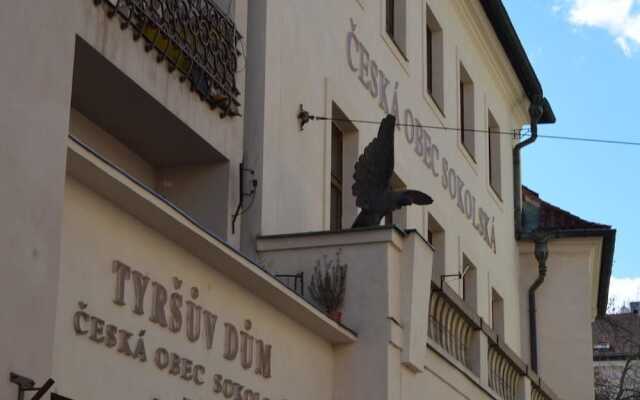 Апартаменты Old Prague Apartment Прага вид на фасад