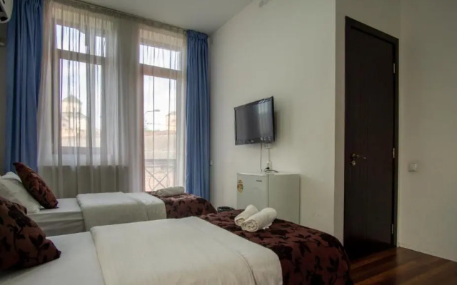 AIA Hotel