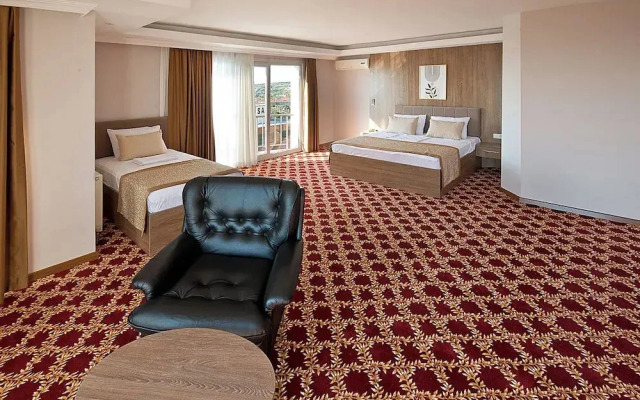 Lion City Otel