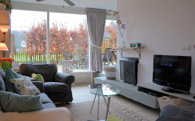 Cozy Holiday Home in Noordwijkerhout near Lake
