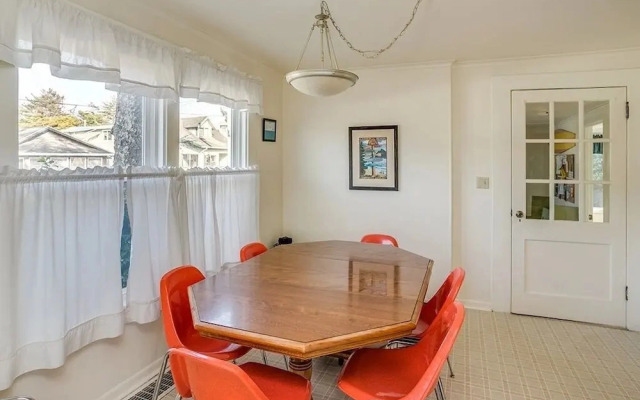 Surfers Paradise 4 Bedroom Home