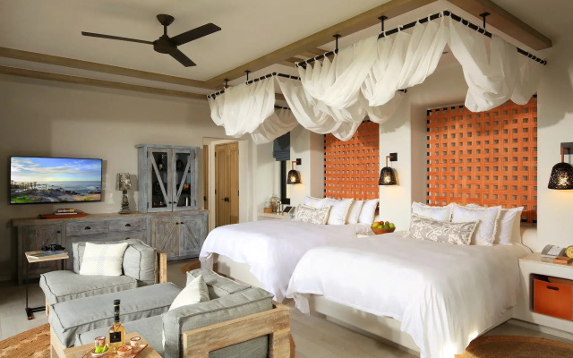 Esperanza, Auberge Collection