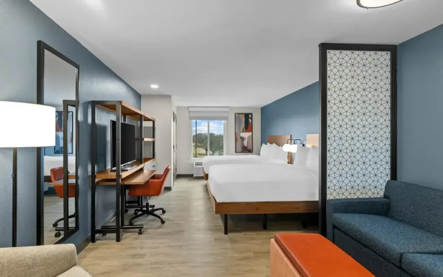 Everhome Suites Wichita Northeast by Choice Hotels