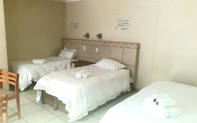 Kuruman Lodge