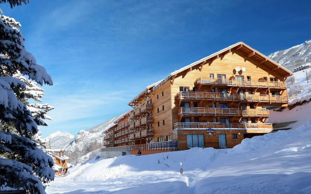 Slopeside Chalet in Vars