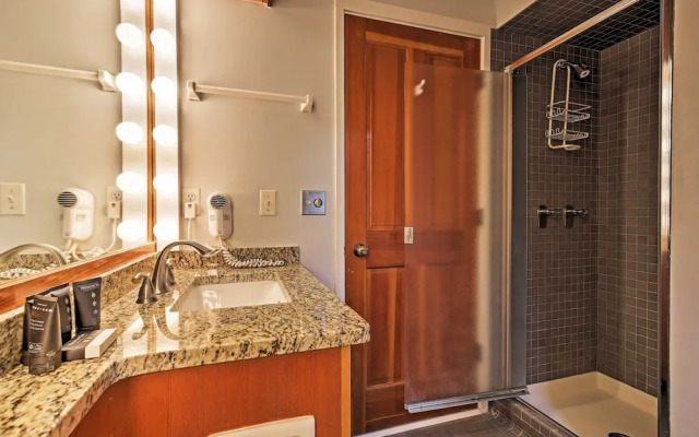 Hot Tub & Grilling Area: Keystone Townhome!