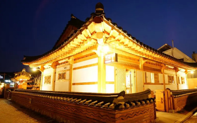 Jeonju Hanok Maeul Sukbak Deomeomoom
