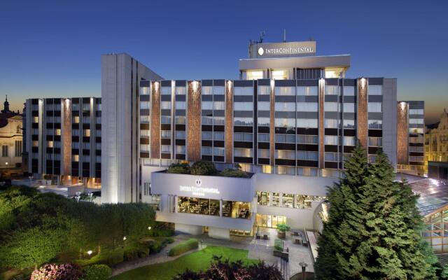 Отель InterContinental Prague вид на фасад
