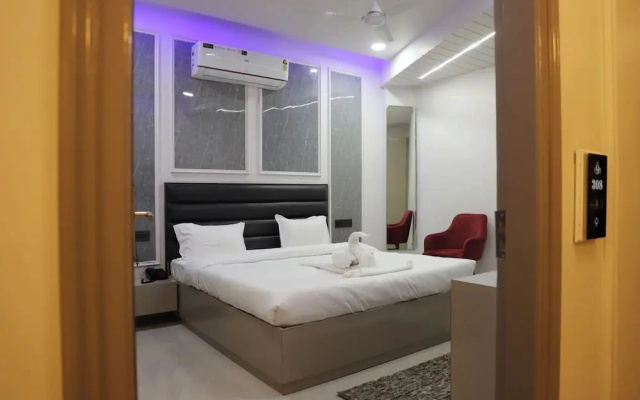 Hotel The 9s