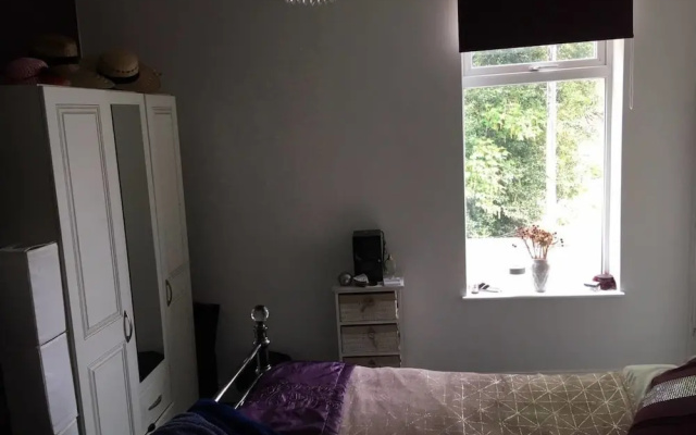 Darlington, Chuch End Town House With 2 Bedrooms