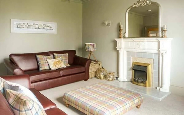 1 Mews Lane