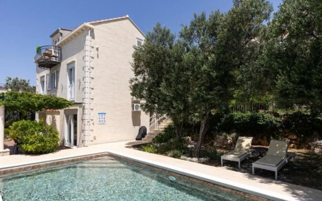 Marghareta Nest 2 - TOP Location