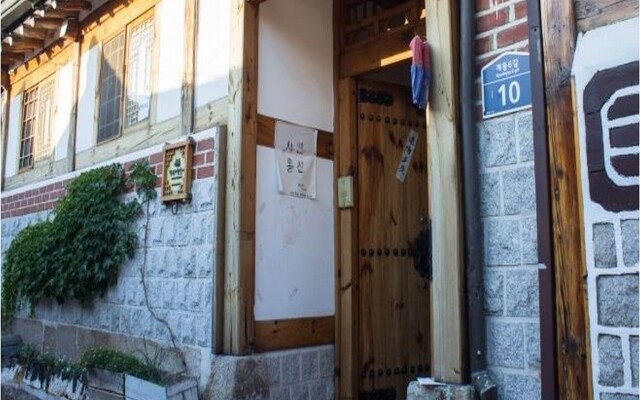 Отель Sitong Hanok Guesthouse Jongno вид на фасад