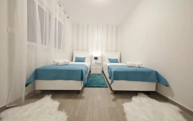 Luxury Majpruz Suites I