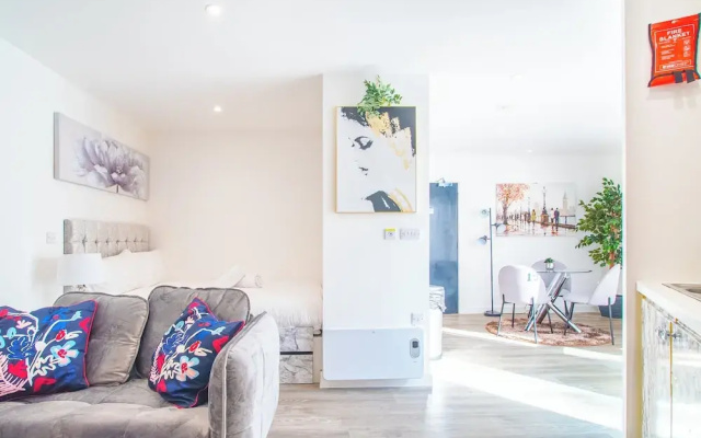 Sheffield City Apartment Retreat
