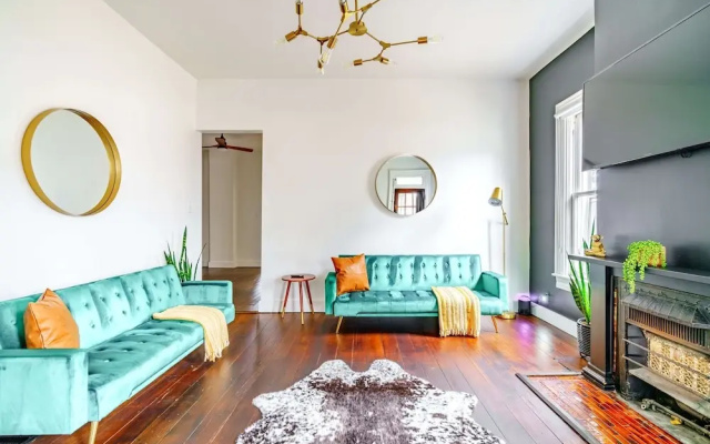 NEW Luxe Pet Friendly Free Parking Downtown